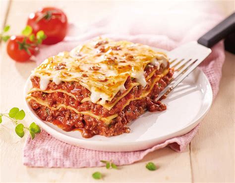 Perinteinen lasagne   Resepti   Kotikokki.net