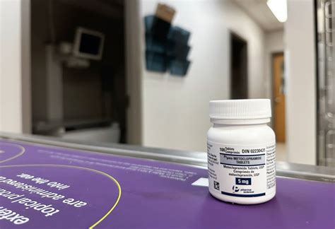 What Are The Side Effects Of Metoclopramide In Dogs