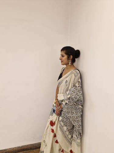 Buy Ivory Block Printed Cotton Mul Saree | Chidiyaa
