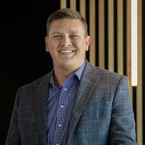 Local Retail Store Building 的图像结果