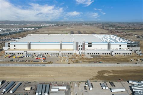 News | Massive New Amazon Center in Ontario, California, Caps Expansion