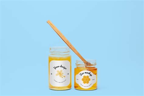 View of glass honey jars with mock-up label | Premium PSD