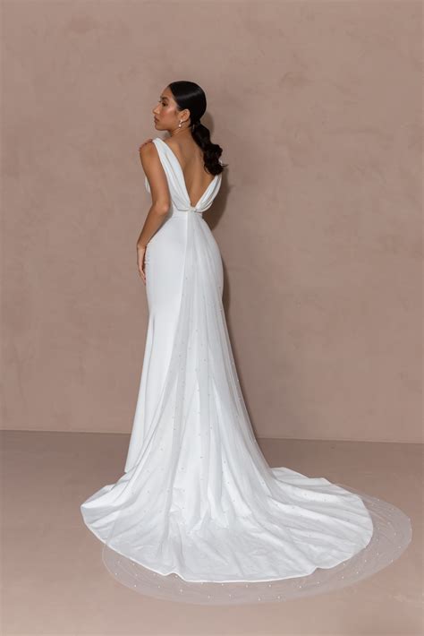 Evie Young – Rae - Willow and Sage Bridal