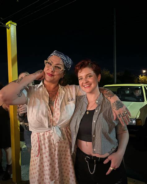 American Pickers' Danielle Colby shows off curves in plunging dress in ...