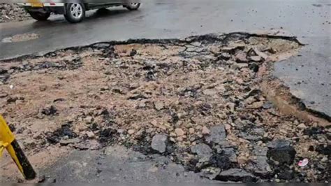 चेतकपुरी रोड घोटाला: पहली बारिश में धंसी करोड़ों की सड़क, जांच में ...