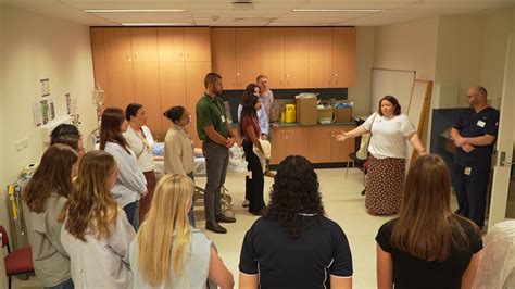 Metropolitan medical students seek careers in New England North West ...