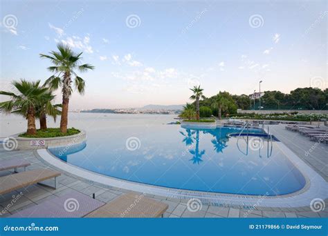 Infinity Pool Sea View 的图像结果