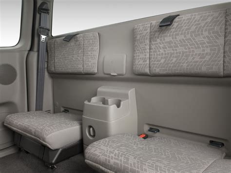 2007 i-370 Isuzu Photos and Videos - MotorTrend