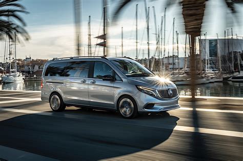 2020 Mercedes-Benz EQV Shows Up in Barcelona, Causes a Stir - autoevolution