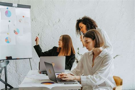 Examples of Good Work 的图像结果