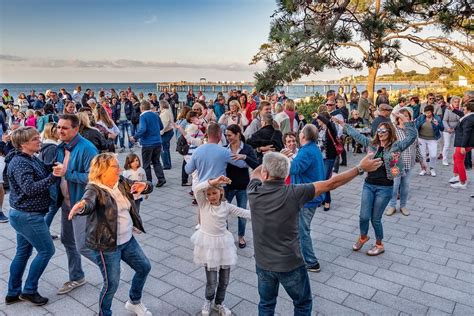 Tanzen am Meer in Niendorf/Ostsee, Haus des Kurgastes Niendorf ...