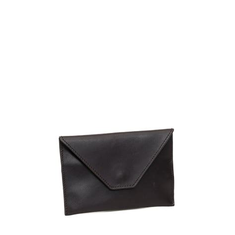 Calonge - A sleek compact travel companion