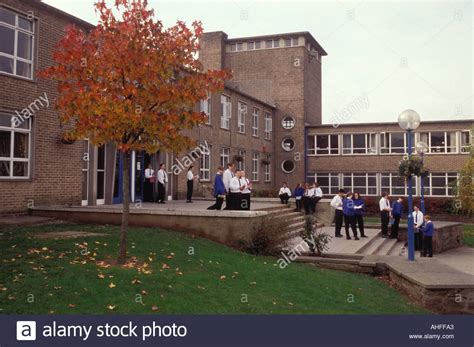 Comprehensive School 的图像结果