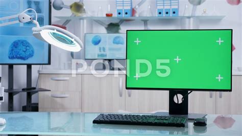 Computer Greenscreen Mockup 的图像结果