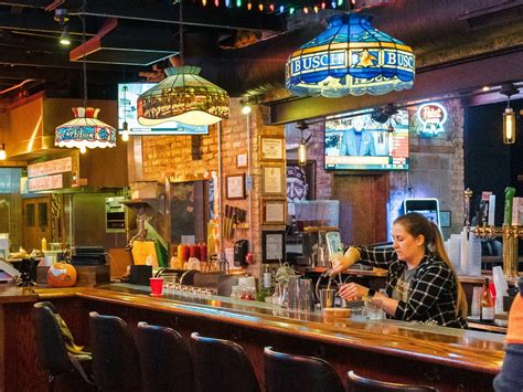 Carol's Pub Review - Uptown - Chicago - The Infatuation