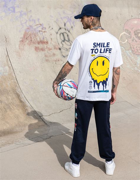 Smile to Life White Oversized Back Graphic Printed Tshirt – Veirdo