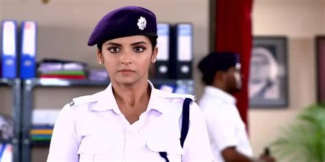 Watch Uron Tubri S1 E116 - Uron Tubri - August 16, 2022 on Zee5 with ...