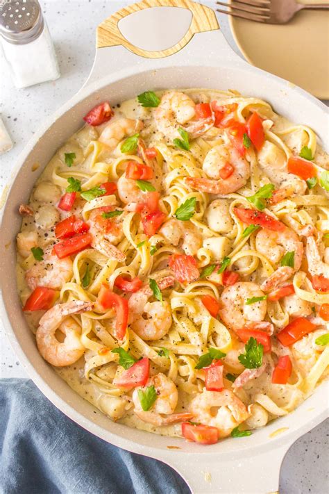 Seafood Alfredo Pasta Recipe