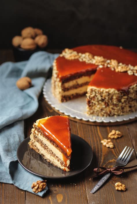 Karamel torta sa orasima - Mystic Cakes
