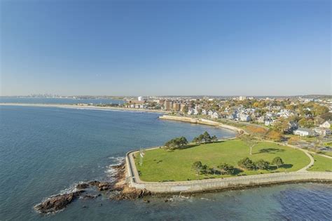 3 Lynn Shore Drive unit 3r Lynn, MA