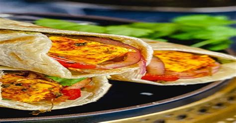 Indore Street Food Special: From Spicy Rolls & Wraps To South Indian ...