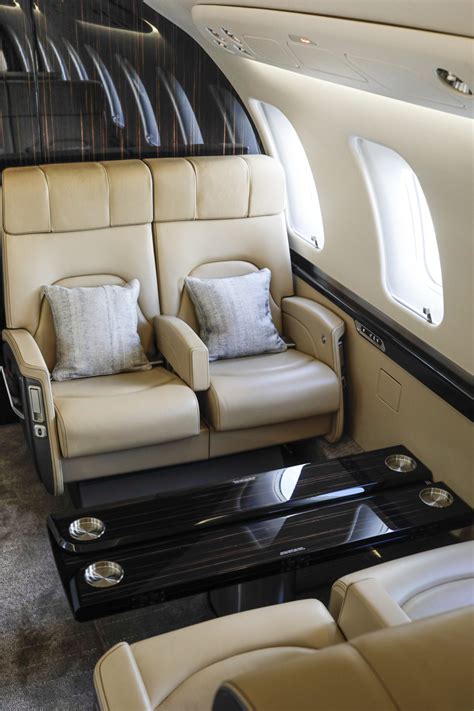 2-TRVL Challenger 650 - Volare Aviation, Ltd. S/N 6128