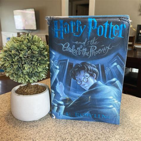 Harry Potter and the Order of the Phoenix (Harry Potter, Book 5) by J ...