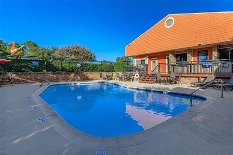 The Arts Apartments at Park Place - Apartments in Hurst, TX