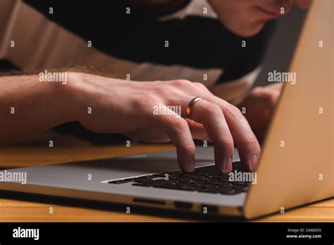 Bending at Computer 的图像结果