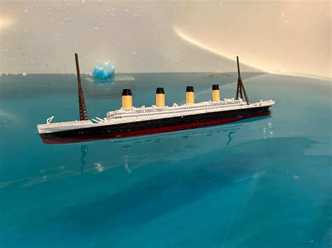 RMS Titanic Submersible Model, Educational Model, FLOATS & SINKS Histo ...