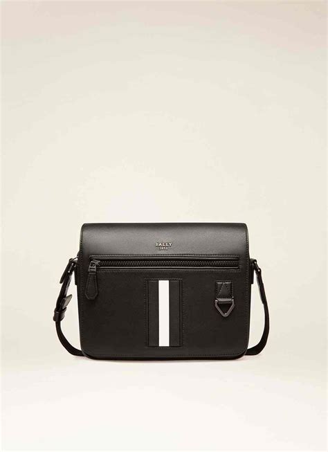 Mes Recycled Leather Messenger Bag In Black