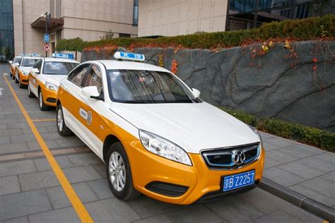 北京出租车“油改电”：充电、换电均入名单 – 连线家