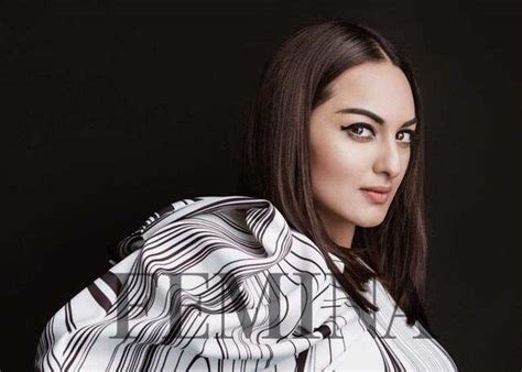 Cat-eye for six different eye shapes | Femina.in