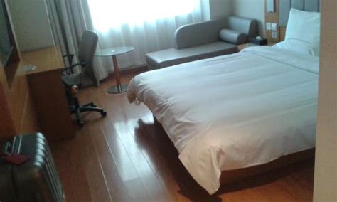 JI HOTEL DALIAN RENMIN ROAD - Hotel Reviews, Photos, Rate Comparison ...