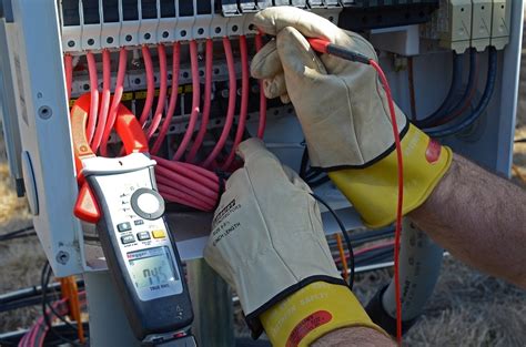 How to Test Solar with a Clamp Multimeter 的图像结果