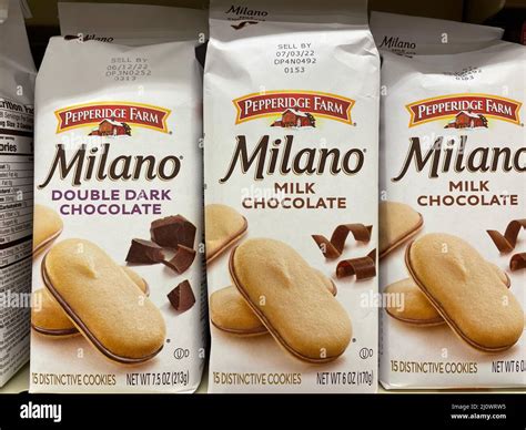 Pepperidge farm milano cookies hi-res stock photography and images - Alamy