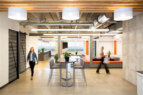 HOLMES MURPHY - Waring Associates - Your Space Redefined