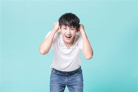 Local Man Yell's 的图像结果