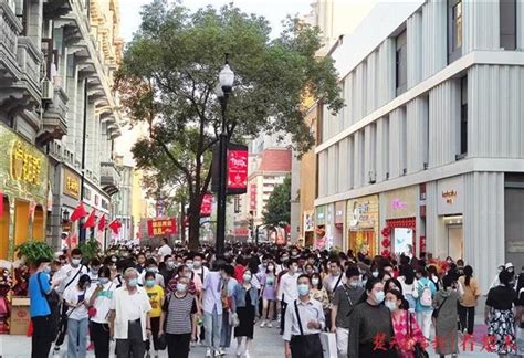 本地度假模式开启 武汉新年消费市场喜迎开门红凤凰网湖北_凤凰网