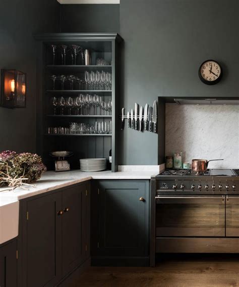 What color walls go with grey cabinets? 4 tones experts guarantee are ...