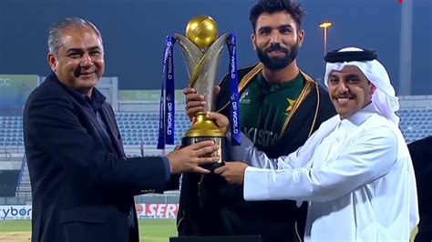 After withholding India’s trophy, Mohsin Naqvi hands Pakistan the Asia ...