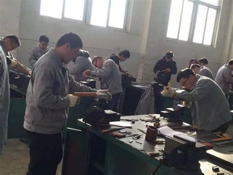 滁州卷烟厂2019年钳工岗位技能培训班在我校顺利举办-滁州职业技术学院
