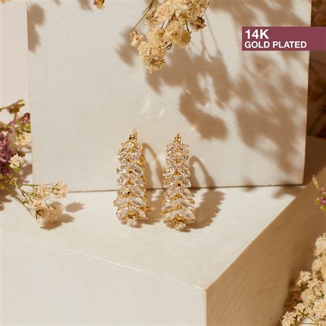 Eclat Chic Earrings - Golden | Salty – Salty Accessories