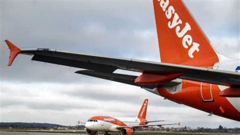 EasyJet pilot cancels flight due to 'smelly aircraft,' leaving ...