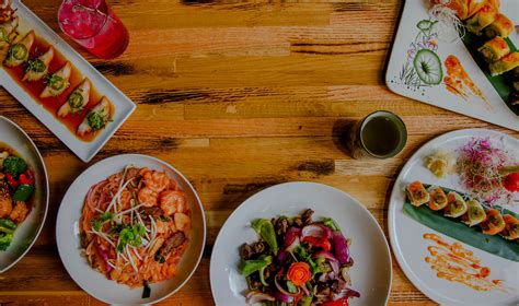 East Moon Asian Bistro & Sushi