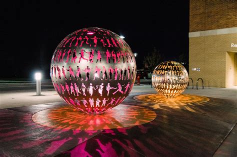 Body Politician 的图像结果