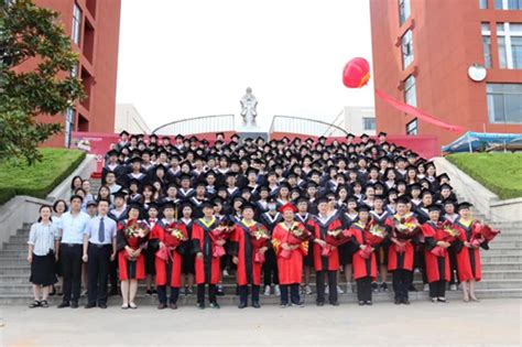 青岛恒星科技学院举行2021届本科毕业生学位授予仪式_华禹教育网