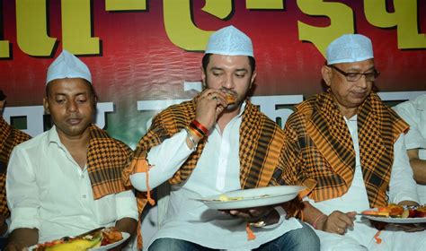 Pseudo-secular dress party: See Indian politicians bling it up for ...