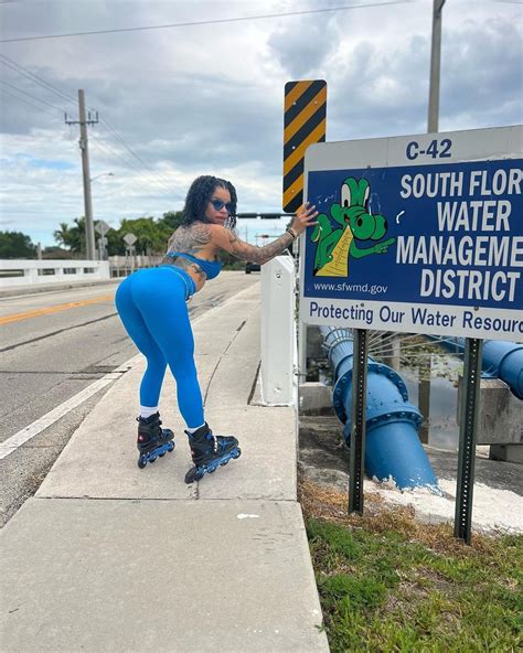 Charlie B. Hustle – “Give Me One Hour” | BootymotionTV