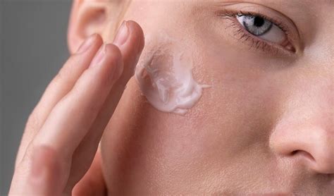 A GUIDE TO NON-COMEDOGENIC BEAUTY PRODUCTS – IORA India